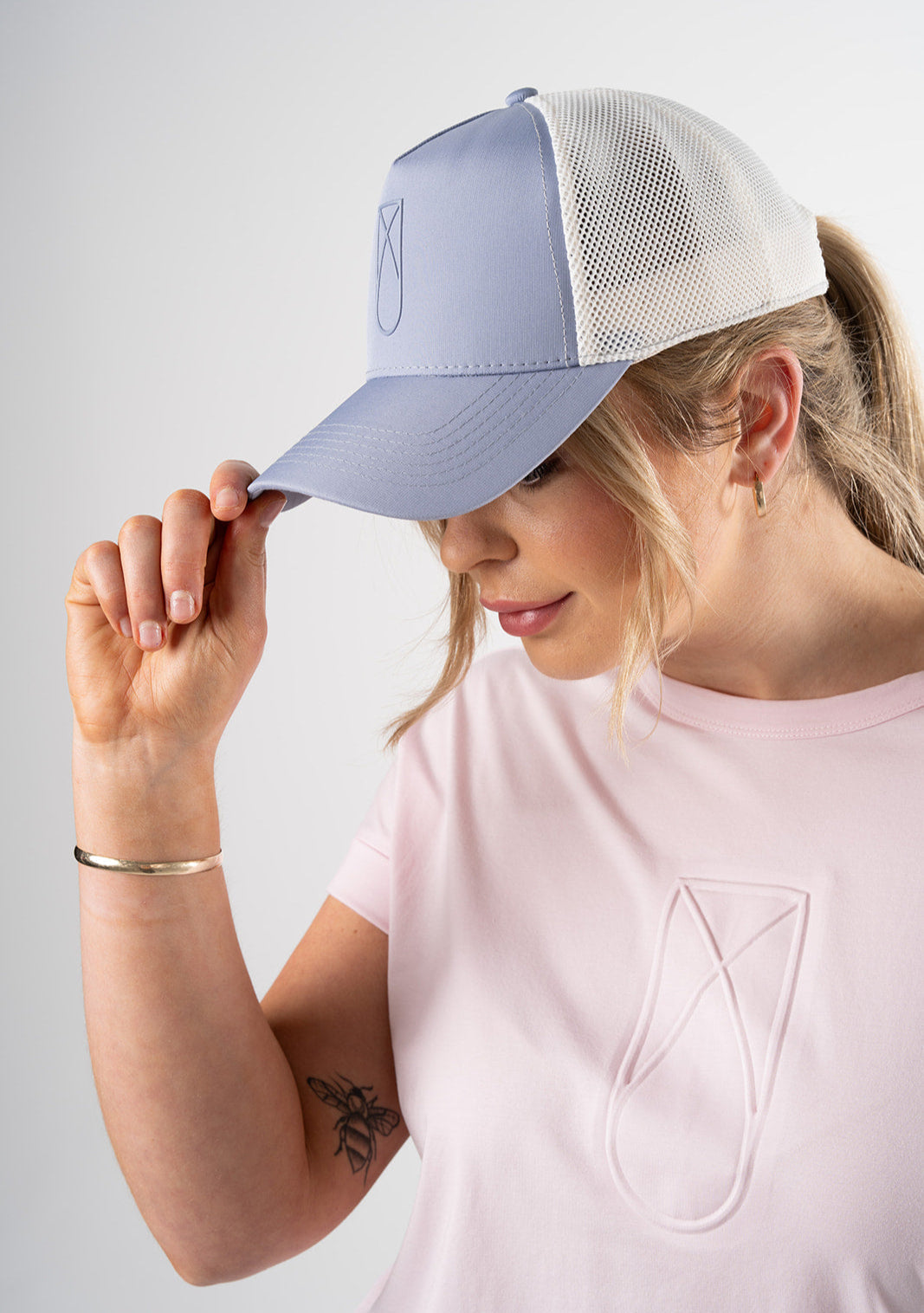 Signature Mesh Cap