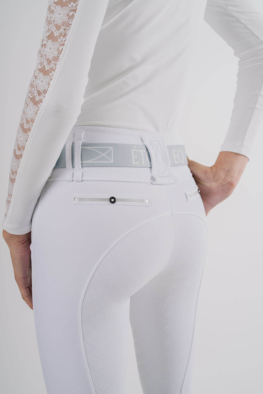 Sculpt & Support Hybrid Breech - White